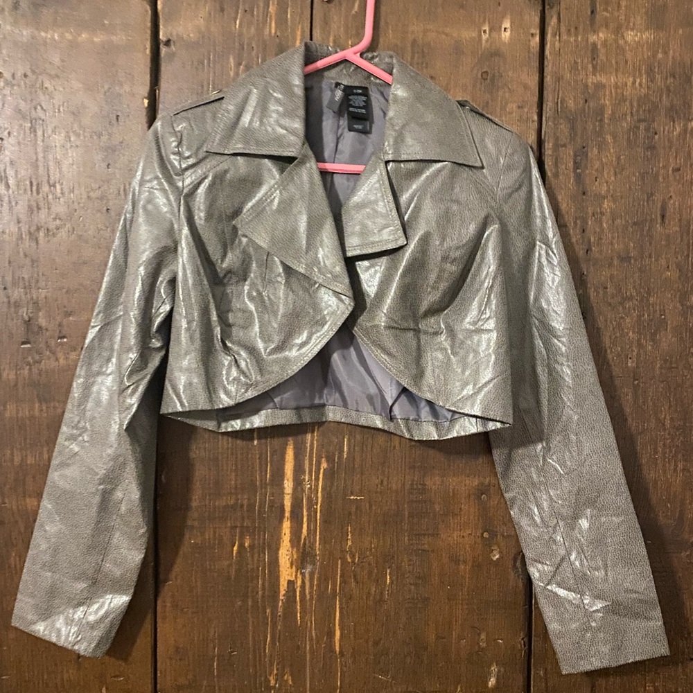 Bisou Bisou cropped faux leather moto jacket - Picture 2 of 5